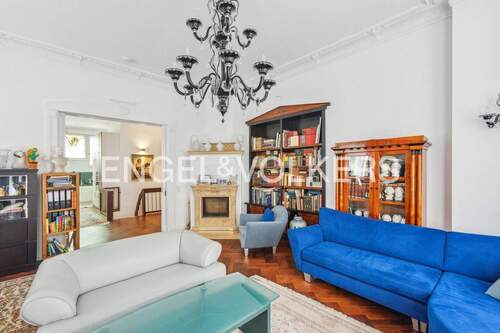 Wohnbereich mit Blick zum Essbereich - 6 Zimmer Etagenwohnung in Berlin