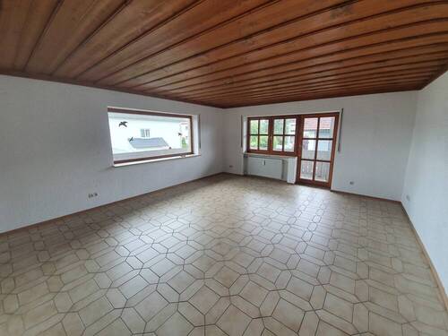 Wohnzimmer (2) - 3 Zimmer Etagenwohnung zum Kaufen in Passau