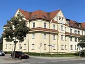 Hausansicht - Vermietete 1,5-Raumwhg. mit Balkon und Gartenanteil in Marienthal - Nähe HBK!