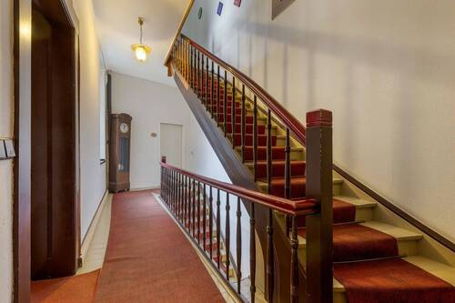 Treppenhaus - 1 Zimmer Mehrfamilienhaus, Wohnhaus in Krefeld