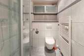 Badezimmer - Etagenwohnung mit 54,00 m² in Köln zum Kaufen