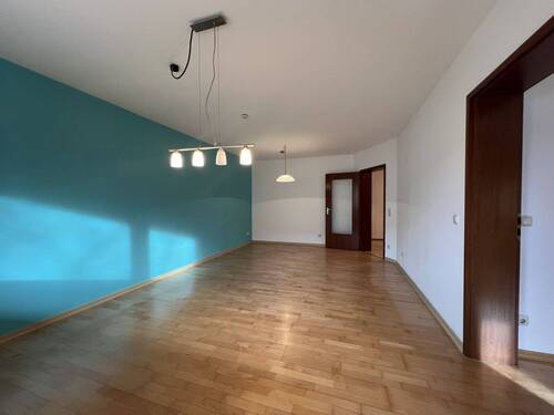 Wohnzimmer - 3 Zimmer Etagenwohnung in Erlangen