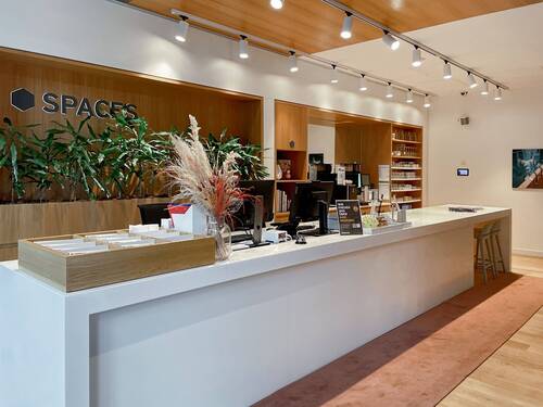 Rezeptionist.jpg - Büro in Berlin