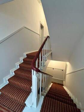 Treppenhaus_SF_von_oben - 