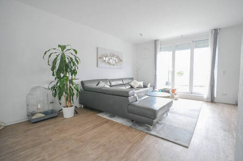 Wohn- und Esszimmer ohne EBK - 4 Zimmer Etagenwohnung in Rödermark