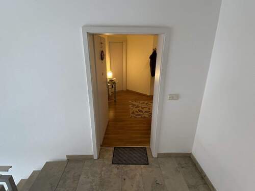 Eingangstür zur Wohnung - 3 Zimmer Etagenwohnung in Jena