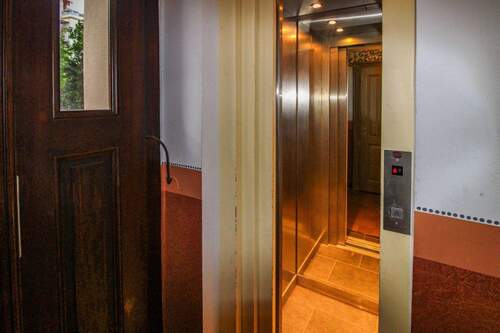 Aufzug (2) - 