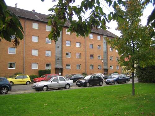 Eingangsseite - 4 Zimmer Etagenwohnung zum Kaufen in Peine - Kernstadt Nord