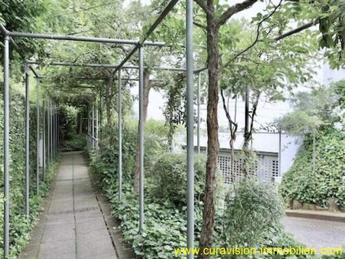 01-Weg zum Haus - TG-Einfahrt.jpg - 2 Zimmer Terrassenwohnung zum Kaufen in Wiesbaden