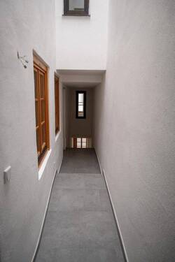 Gang - 4 Zimmer Mehrfamilienhaus, Wohnhaus in Bad Tölz