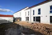 Geräumige Gartenfläche - Reihenmittelhaus mit 131,90 m&sup2; in Postbauer-Heng zum Kaufen