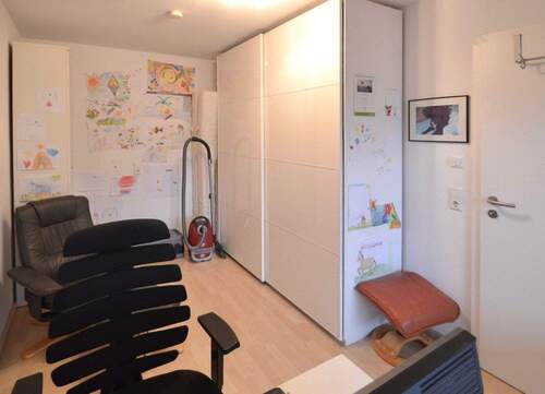 Kinderzimmer/Büro - 