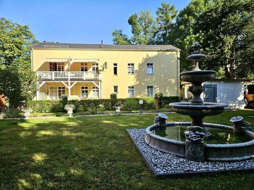 Sommeransicht - Mehrfamilienhaus, Wohnhaus mit 253,70 m&sup2; in Dresden / Gruna zum Kaufen