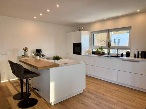 Großzügige Küche - Einrichtungsbeispiel - 