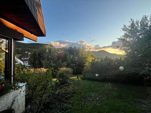 Blick von der Terrasse - 6 Zimmer Einfamilienhaus zum Kaufen in Reutlingen-Gönningen
