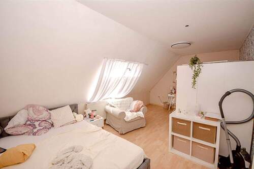 Schlafzimmer OG - Etagenwohnung mit 124,00 m&sup2; in Brühl zum Kaufen