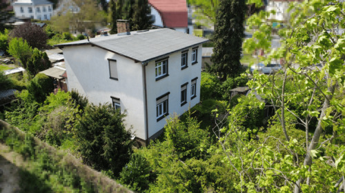 Haus von oben seitlich - **CHARMEBOLZEN** Einfamilienhaus mit Traumgarten in sehr beliebter Lage*