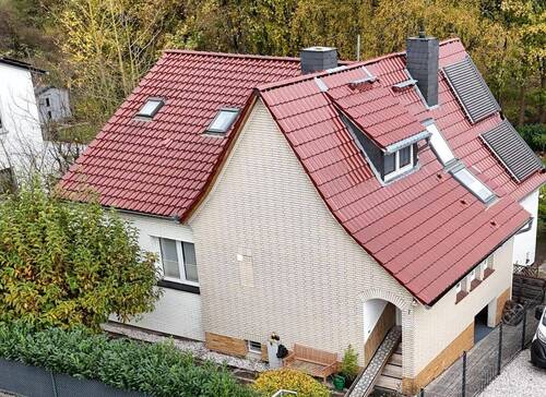 Haus vorne - 6 Zimmer Einfamilienhaus in Adelebsen
