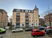 Außenansicht des Wohnhauses - 3 Zimmer Etagenwohnung in Dresden
