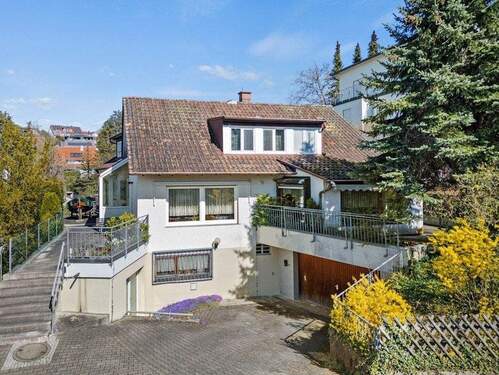 Wohnhaus Südansicht mit großer Garage - 1 Zimmer Einfamilienhaus zum Kaufen in Überlingen