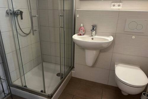 Duschbad mit WC - 1 Zimmer Etagenwohnung in Kellenhusen