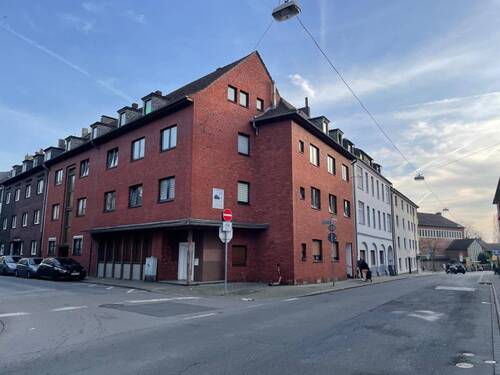 Straßenansicht Haus 6 - 