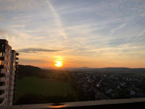 Blick vom Süd-West Balkon - Licht, Weitblick, Wohlgefühl - 3-Raum-Wohnung mit Balkon & Aufzug, provisionsfrei