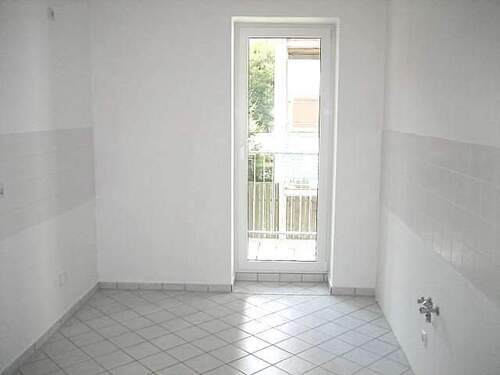 Kü - 2 Zimmer Etagenwohnung in Chemnitz