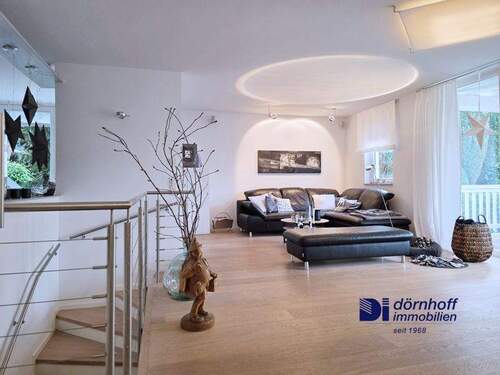 Wohnzimmer mit offener Küche - 