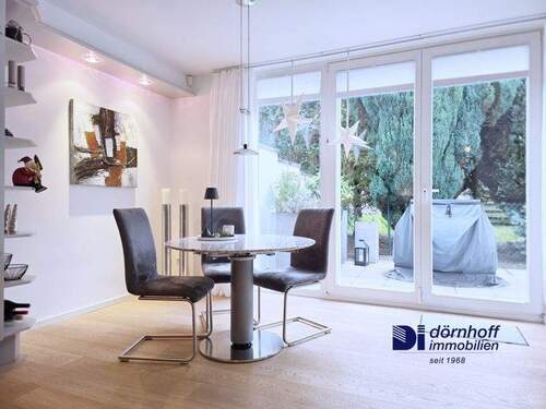 Wohnzimmer mit offener Küche - 