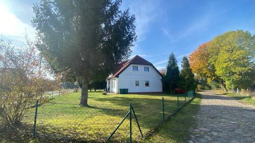 Grundstücksansicht - 5 Zimmer Mehrfamilienhaus, Wohnhaus in Fünfseen