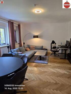 Wohnzimmer, A2 - 3 Zimmer Etagenwohnung in Berlin