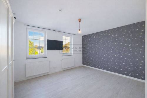 Schlafzimmer mit Zugang zum WC - 