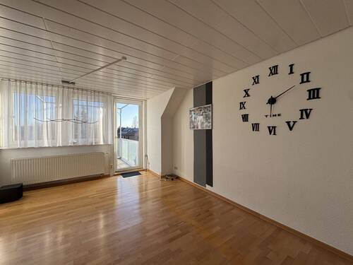 Wohnzimmer (wird renioviert übergeben) - Etagenwohnung mit 68,00 m&sup2; in Nordstemmen zur Miete