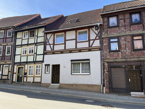 Bild1 - Einfamilienhaus mit 4 Garagen und großem Grundstück in Derenburg