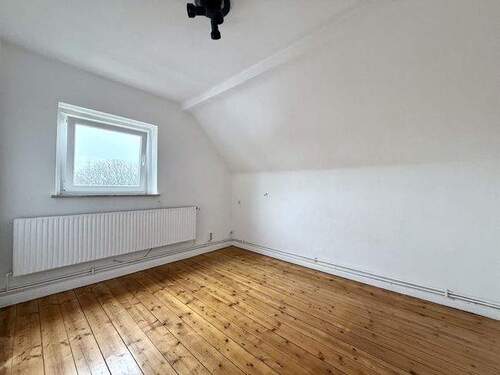 Raum 1 - 3 Zimmer Etagenwohnung zur Miete in Elmshorn