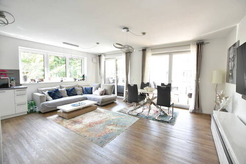 Wohn-/Esszimmer mit offener EBK - Etagenwohnung mit 104,00 m&sup2; in Hamburg / Farmsen-Berne zum Kaufen