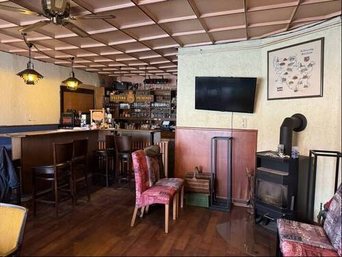 Gaststube - 6 Zimmer Mehrfamilienhaus, Wohnhaus in Reher