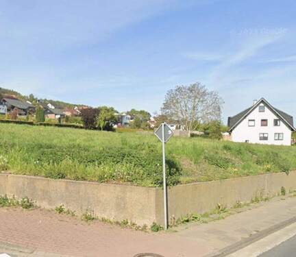 Bild 1 - Baugrundstück mit Baugenehmigung für MFH 14WE