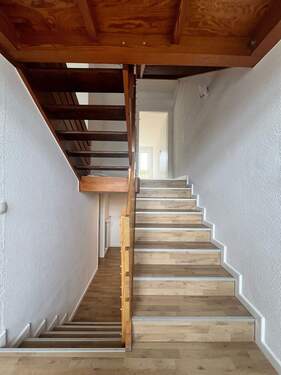 treppe - 2 Zimmer Etagenwohnung in Wiesbaden