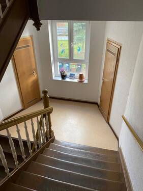 Treppenhaus- - 2 Zimmer Etagenwohnung zum Kaufen in Leipzig