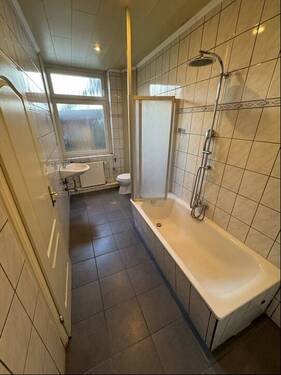 EG-Badansicht2 - Mehrfamilienhaus, Wohnhaus mit 193,30 m&sup2; in Wewelsfleth zum Kaufen