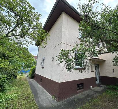 Rückansicht - 7 Zimmer Einfamilienhaus zum Kaufen in Darmstadt / Eberstadt