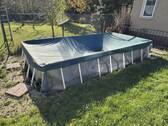 Frame-Pool im Garten - 