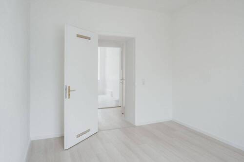 Schlafzimmer - 4 Zimmer Etagenwohnung zum Kaufen in Werdohl