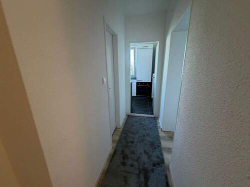 Flur - 2 Zimmer Etagenwohnung in Maintal