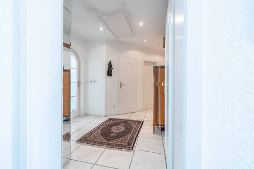 gelangen Sie in Ihre Wohnung im Obergeschoss - 3 Zimmer Etagenwohnung in Osnabrück