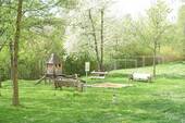 Spielplatz - 4 Zimmer Etagenwohnung zur Miete in Chemnitz