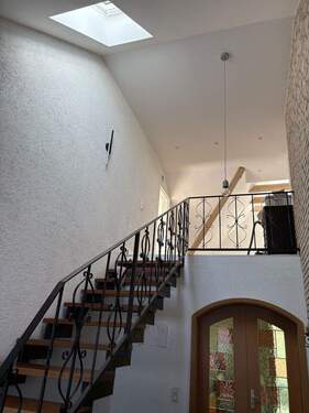 Treppenhaus - Einfamilienhaus mit 202,00 m&sup2; in Garbsen zum Kaufen