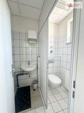 Sanitär Mitarbeiter - 